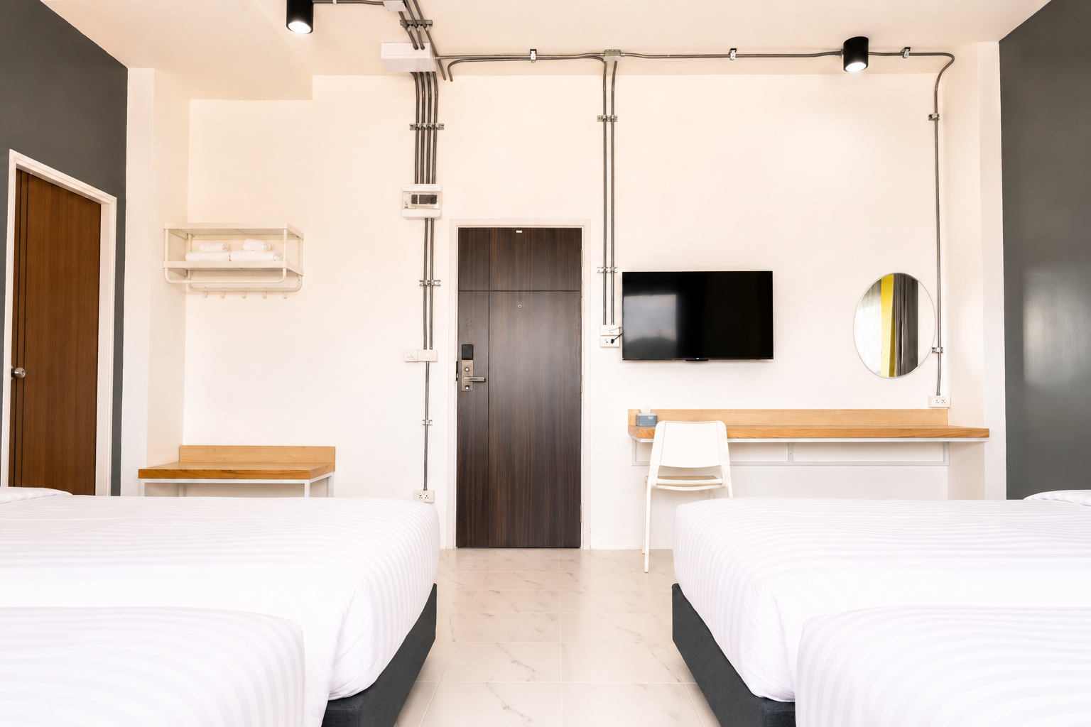 Sharing Twin Room (6)